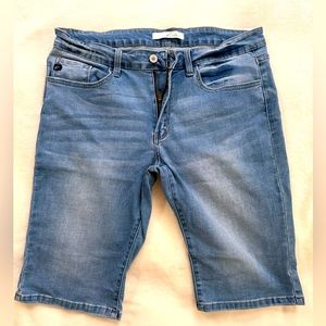 Kancan jean shorts size 31, approximately 10” long. EUC